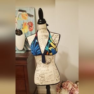 Tommy bahamas Women Floral Swimwear Bikini Top. Size S Very Good Condition